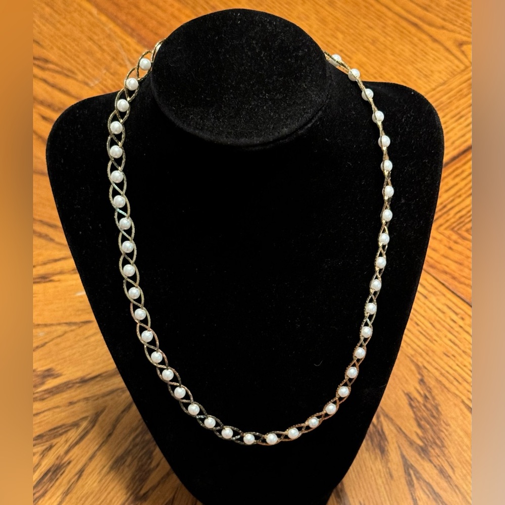 Faux Pearl Beads and Gold Tone Necklace 21”